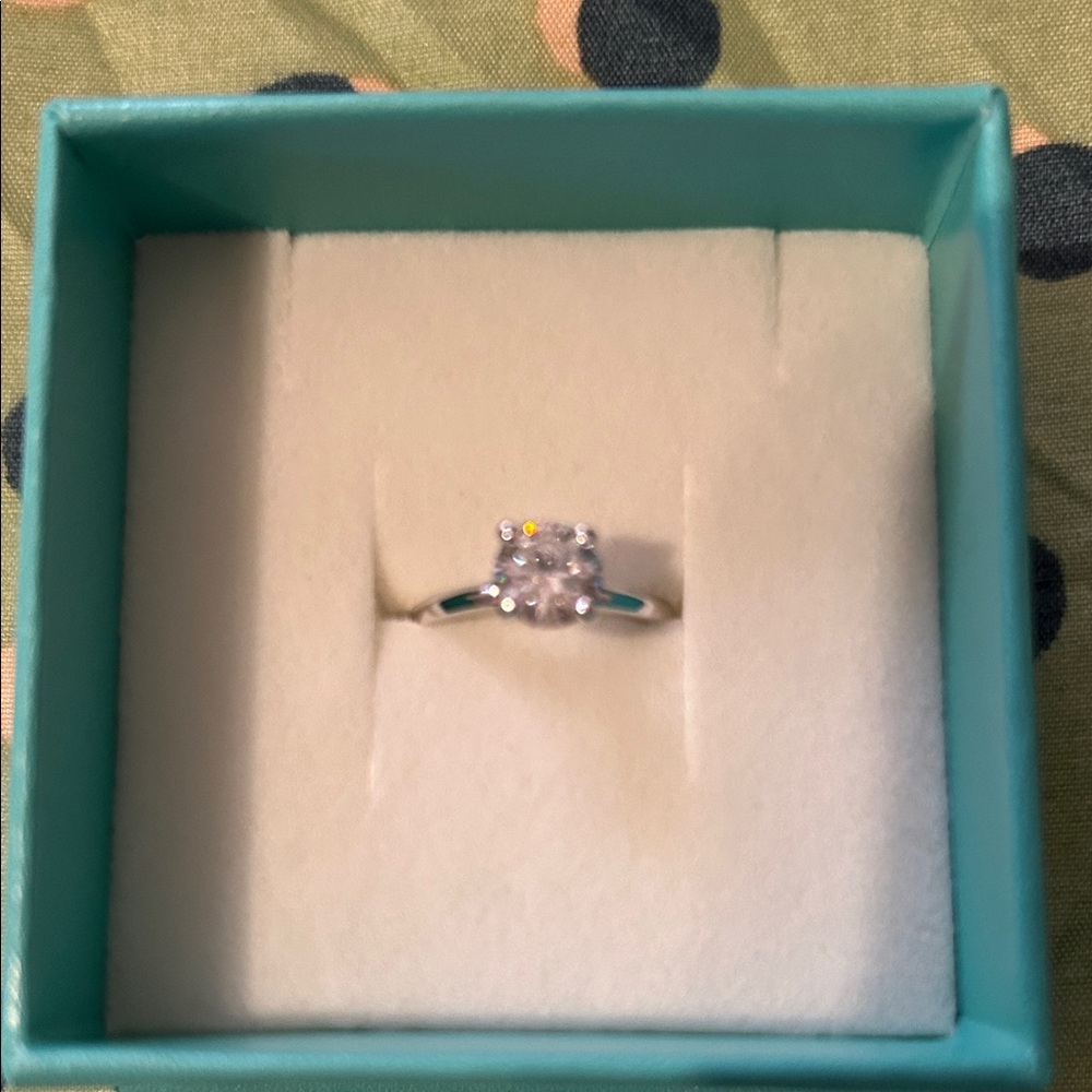 Elegant Silver Solitaire Ring